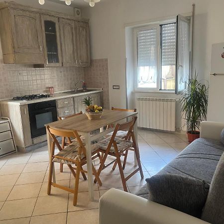 Airport Apartment Alloggio Turistico T&C Fiumicino Exterior photo